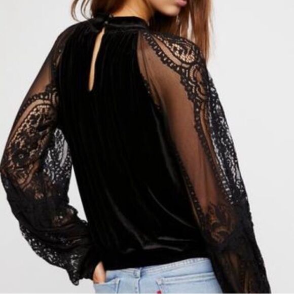 Gorgeous black velvet and lace top NWT size L - Picture 2 of 10